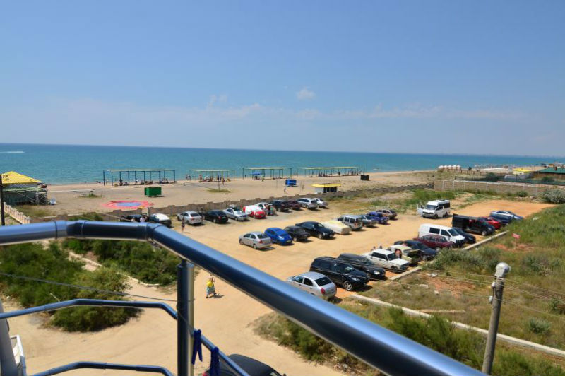 Вид из номеров гостевого дома «Бриз» Отдых в Крыму в Саках у самого моря