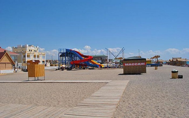 Пляжи Прибрежного славятся своей просторностью отдых в крыму с песчаным пляжем недорого